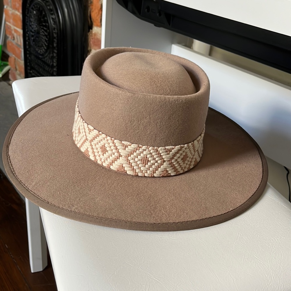 Women’s wool hat